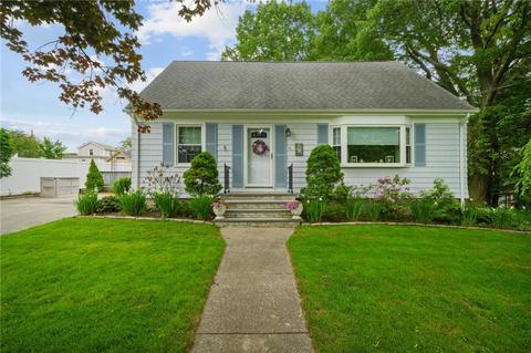 30 Rosewood Dr, North Providence, RI 02904