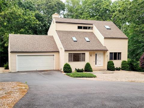 22 Hickory Ln, Westerly, RI 02891 photo 2