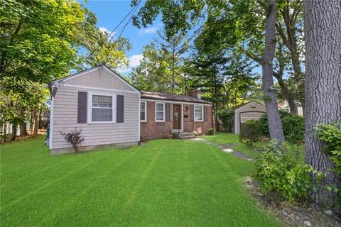 1 Amanda Ct, Warwick, RI 02889 photo 3