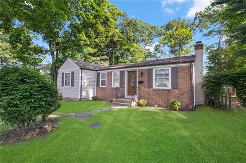 1 Amanda Ct, Warwick, RI 02889 photo 2