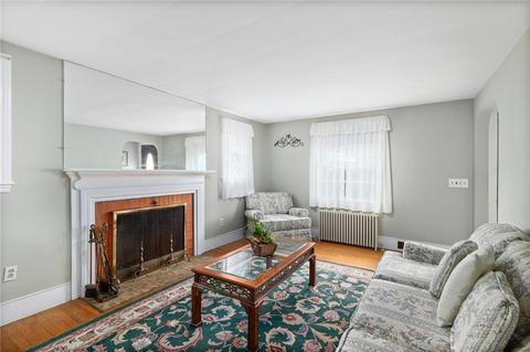 1 Amanda Ct, Warwick, RI 02889 photo 5