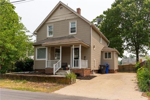 44 Oak Ave, East Providence, RI 02915