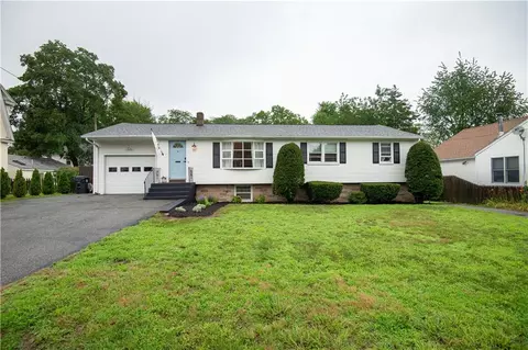 71 Benedict Rd, Warwick, RI 02888