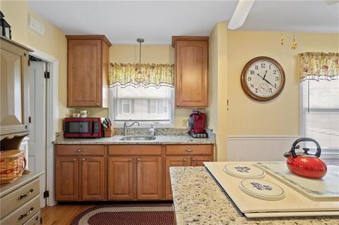 76 Harmon Ave, Cranston, RI 02910 photo 20