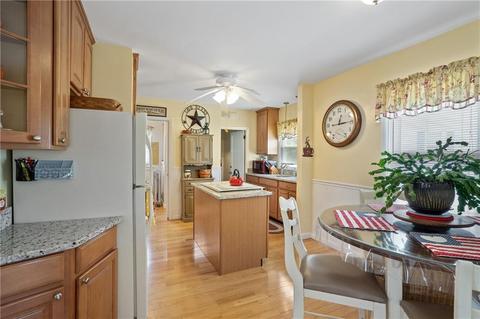 76 Harmon Ave, Cranston, RI 02910 photo 17
