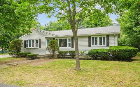 77 Kentucky Ave, Warwick, RI 02888