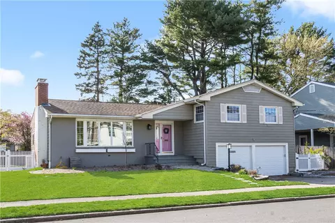 340 Cole Ave, Providence, RI 02906