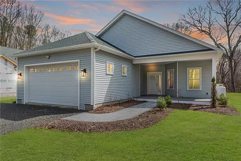 77 Harris Rd, Smithfield, RI 02917