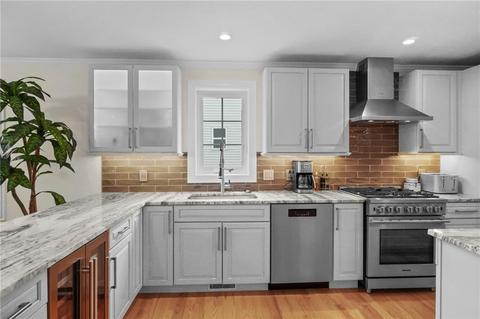 10 Lily Ln, West Warwick, RI 02893