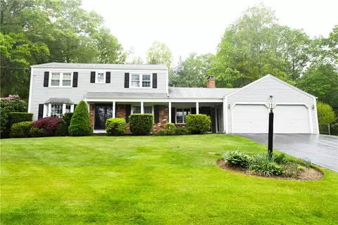 48 Countryside Dr, Cumberland, RI 02864