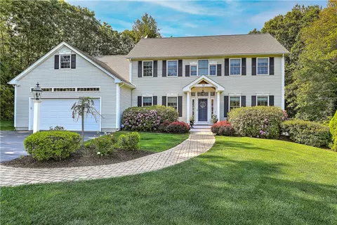 16 Preserve Dr, Cumberland, RI 02864