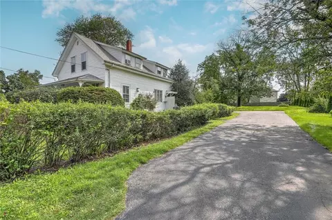 928 Main St, Warren, RI 02885 photo 4