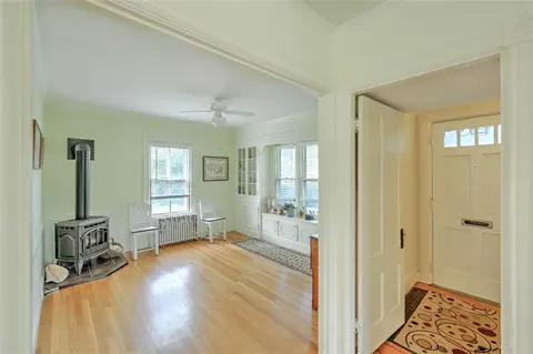 928 Main St, Warren, RI 02885 photo 13