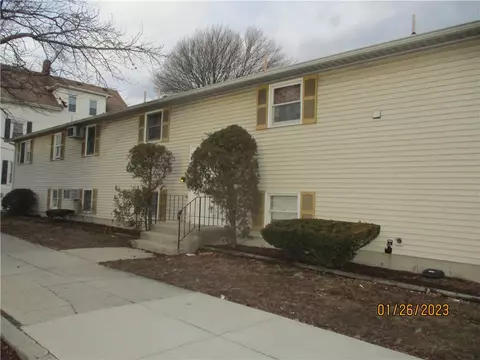 441 Smithfield Ave #5, Pawtucket, RI 02860