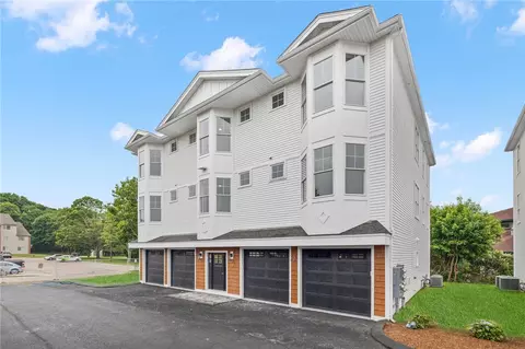 19 Clark St #B, Westerly, RI 02891