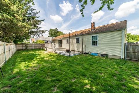 32 Stanmore Rd, Warwick, RI 02889 photo 4