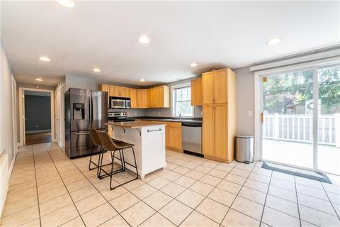 32 Stanmore Rd, Warwick, RI 02889 photo 8