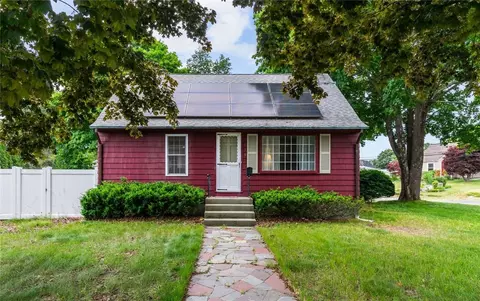 139 Pawtuxet Ter, West Warwick, RI 02893