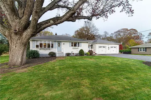 255 Railroad St, Lincoln, RI 02838