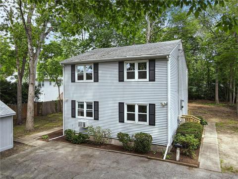 3 Lyndale Ave, Warwick, RI 02889 photo 1