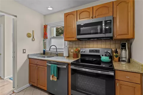 17 Crestview Dr #B, Westerly, RI 02891 photo 12