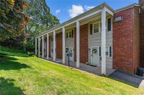 17 Crestview Dr #B, Westerly, RI 02891 photo 2