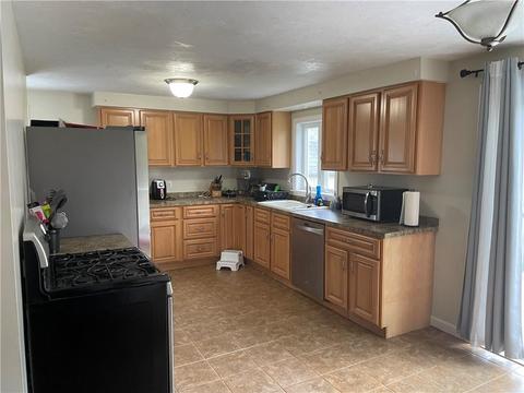 29 Patton Rd, Woonsocket, RI 02895 photo 6
