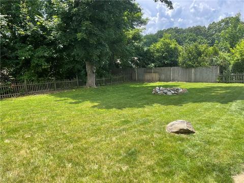 29 Patton Rd, Woonsocket, RI 02895 photo 2