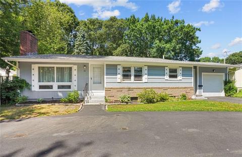 36 Mullen Rd, Warwick, RI 02888