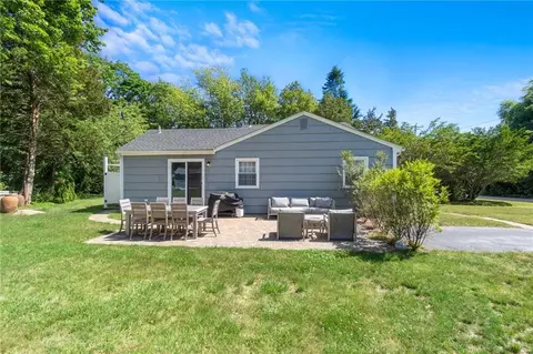 34 Wagner Rd, Westerly, RI 02891 photo 2