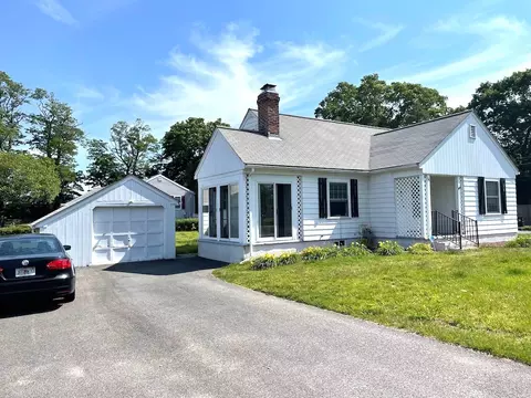 75 Willing Ave, Warwick, RI 02888