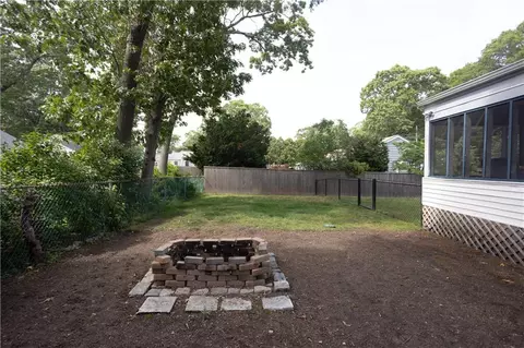 245 Lansdowne Rd, Warwick, RI 02888 photo 9