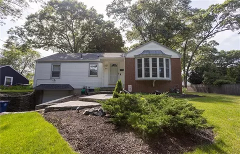245 Lansdowne Rd, Warwick, RI 02888 photo 5