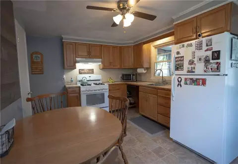 245 Lansdowne Rd, Warwick, RI 02888 photo 17