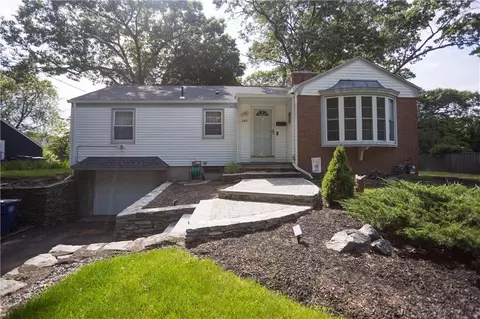 245 Lansdowne Rd, Warwick, RI 02888