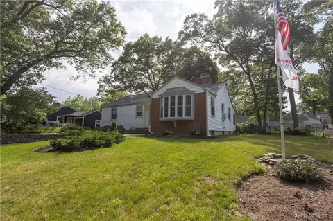 245 Lansdowne Rd, Warwick, RI 02888 photo 4