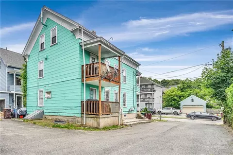 124 Brook St, Woonsocket, RI 02895 photo 3
