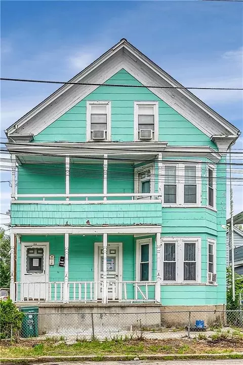 124 Brook St, Woonsocket, RI 02895