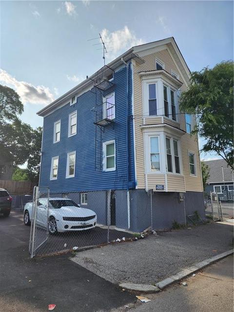 104 Bowdoin St, Providence, RI 02909
