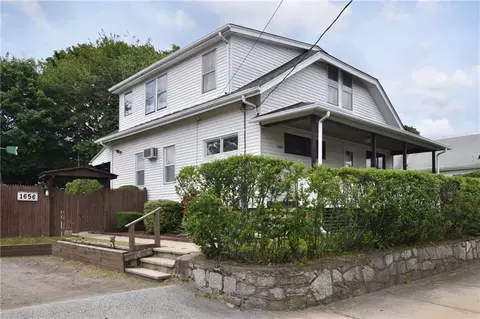 1656 Plainfield Pike, Cranston, RI 02920