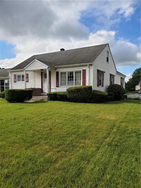 36 Ridge St, Woonsocket, RI 02895 photo 2