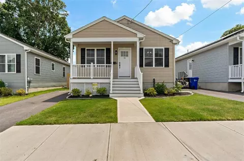 24 Nellie St, Providence, RI 02904