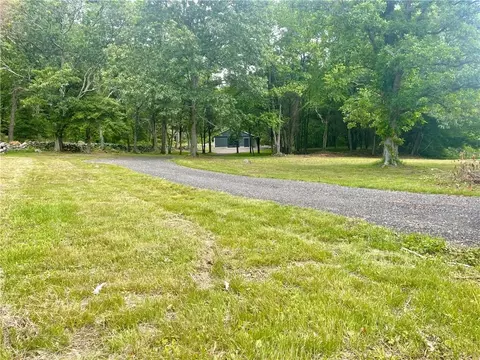 572 Pendar Rd, North Kingstown, RI 02852