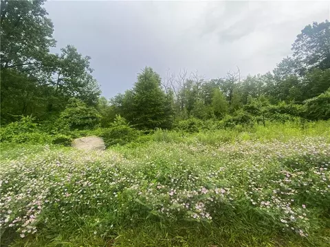 4 Cavalry Dr, Smithfield, RI 02917