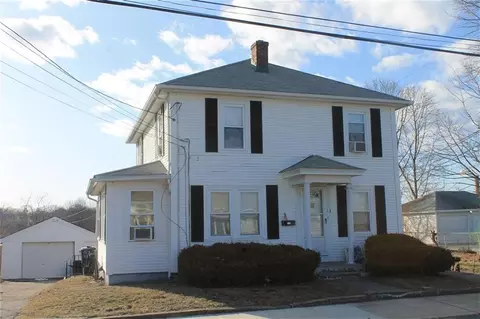13 Centre St, West Warwick, RI 02893