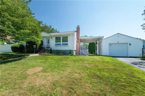 148 Howie Ave, Warwick, RI 02888