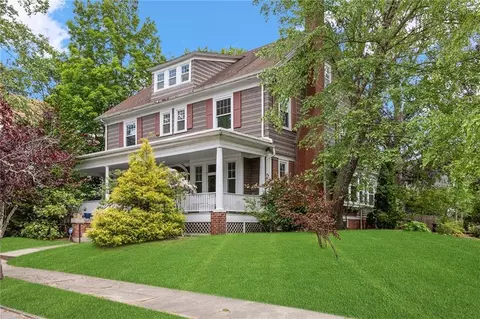 112 Arnold Ave, Cranston, RI 02905