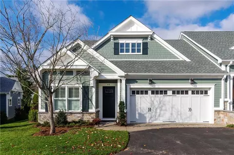 40 Travelers Ct #36, East Greenwich, RI 02818