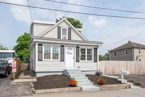 9 Fay St, Seekonk, MA 02771