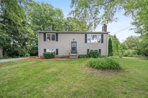 596 S County Trl, North Kingstown, RI 02852
